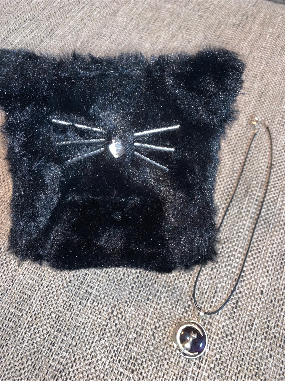 Cat necklace and cat phone stand holder